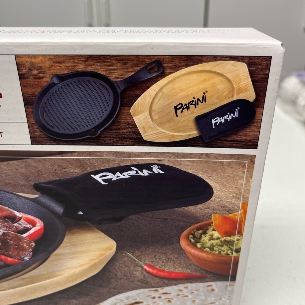 Parini Cast Iron Fajita Skillet Set Wood Trivet NWT